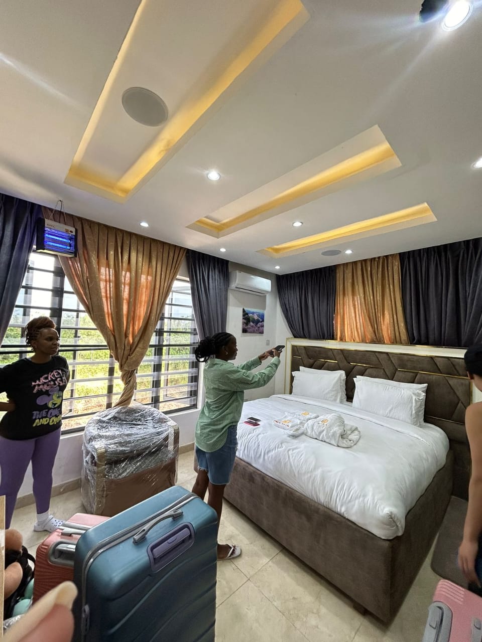 Kingsgate Luxury gallery image
