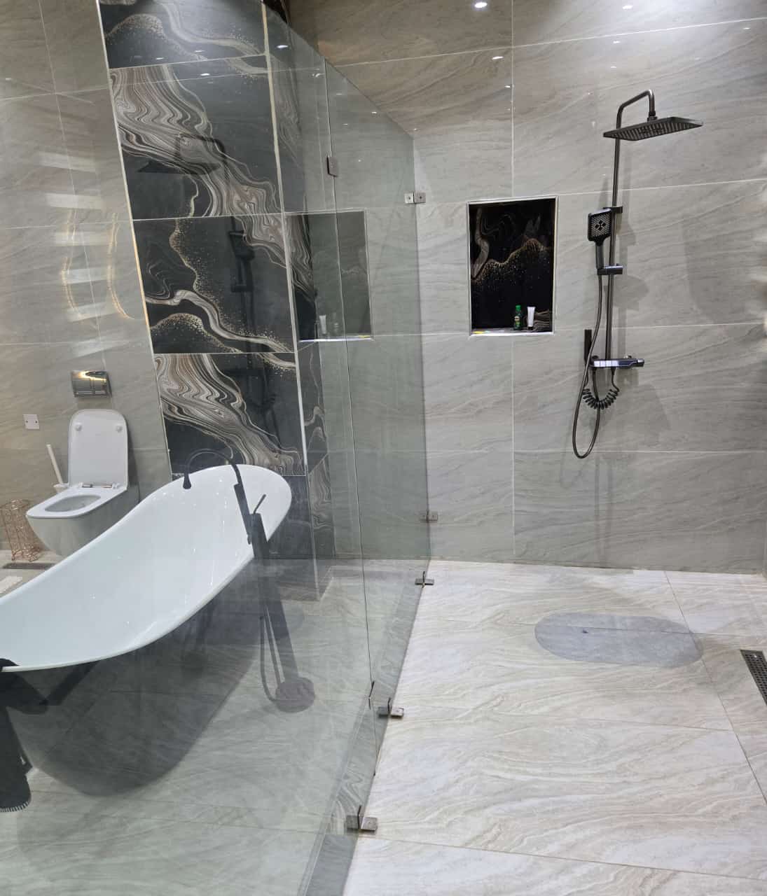 Kingsgate Luxury gallery image