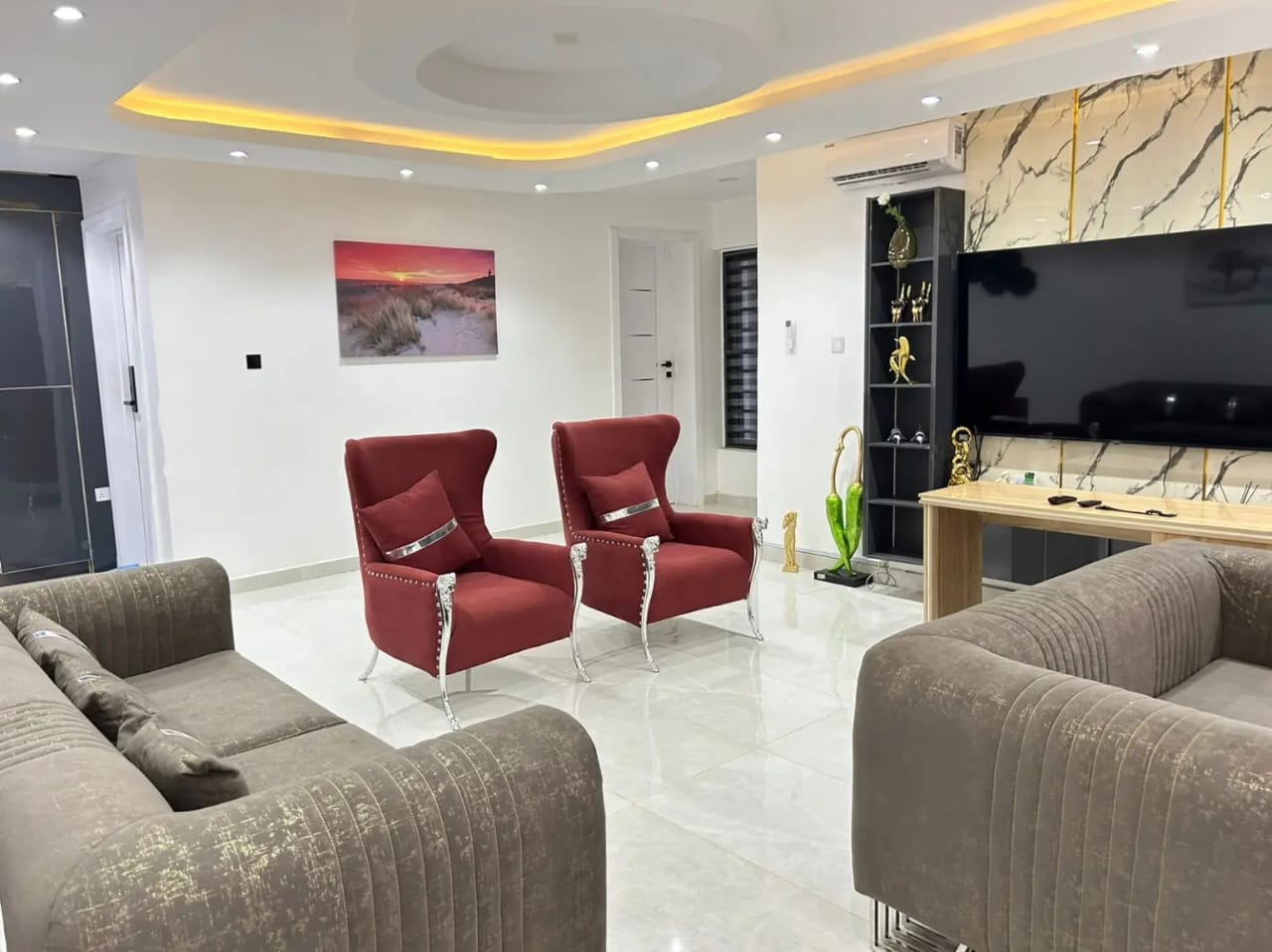 Kingsgate Luxury gallery image